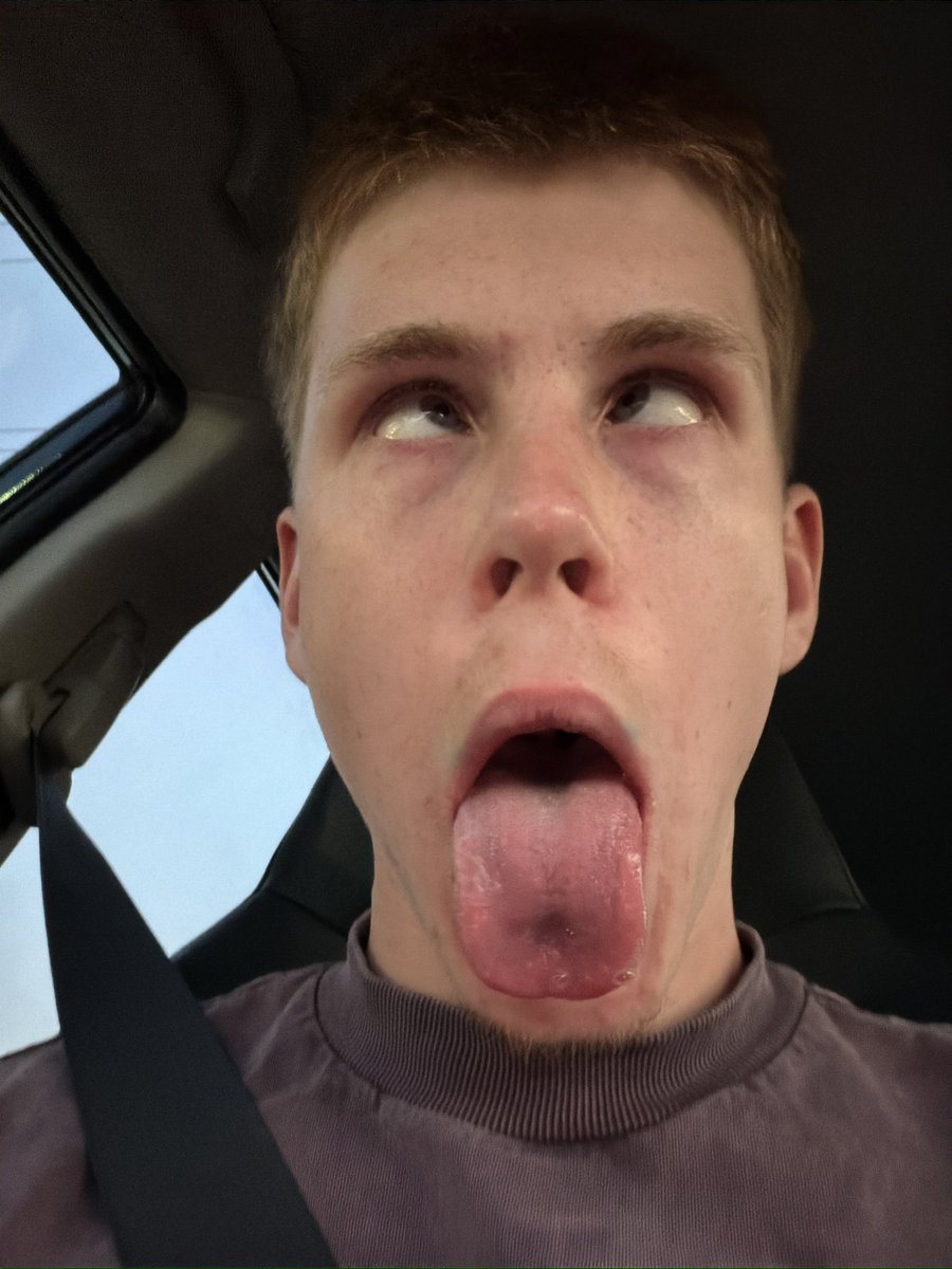 burnyourrcash's tweet photo. This is a face of a slave being who likes to get humiliated💀

Imagen getting put on this earth to ur emotins falling in love with a fake internet persona😵‍💫💔

How are u so down bad lil bro😭😭😭

Genuinely fknn crynn😂😂

Should I tell his mom?

Manscam pathethic paypig goon son https://t.co/3ifrLKR09k