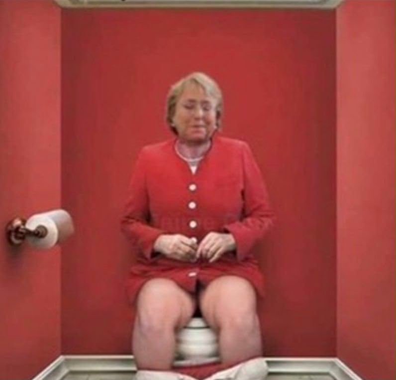ElTalio's tweet photo. @COyaneconchali @mbachelet Hola bip 🤖 https://t.co/5s2SG6H2Ho
