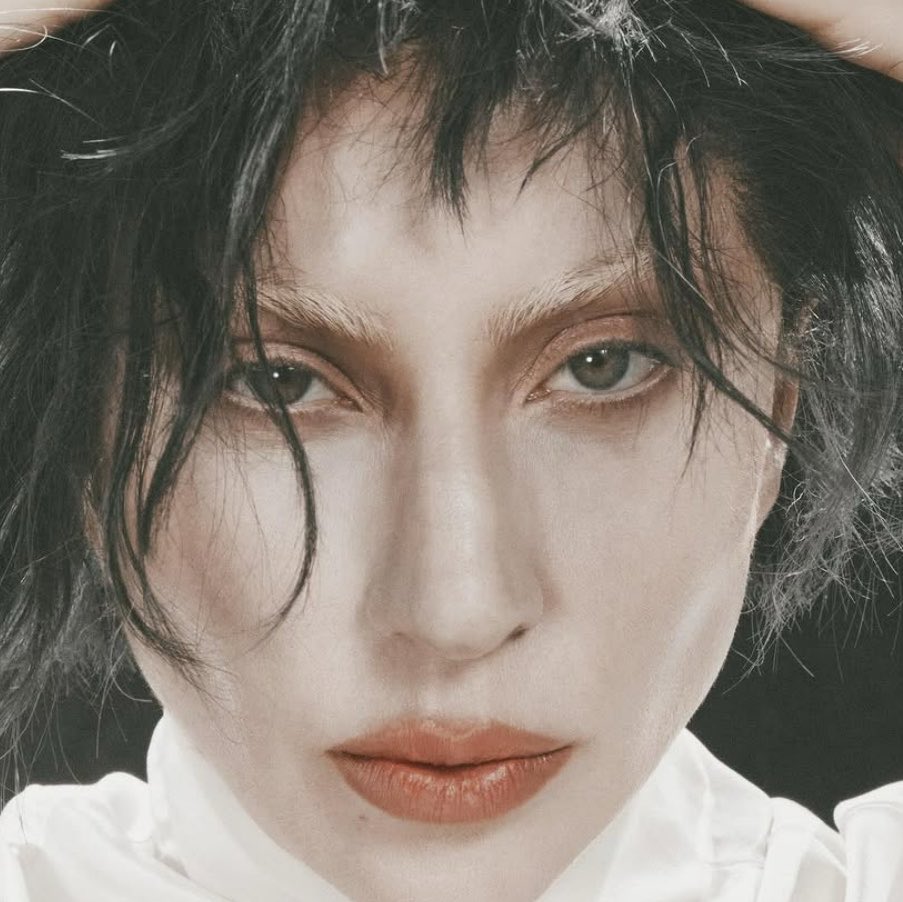 plusmusicx's tweet photo. Mostrando o que é ser atemporal, Lady Gaga emplaca músicas de TRÊS décadas diferentes no Spotify Global, sendo a ÚNICA artista a conseguir o feito atualmente. https://t.co/3iFL3jN0bZ