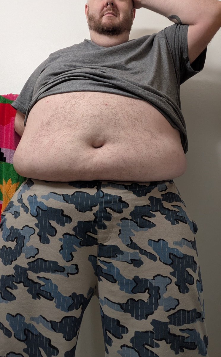 fat_and_fun's tweet photo. It's been a great day off so far, want to make it even better? #nsfw #nsfwtwt #chubby #bear #bi #bigbelly #fatpad https://t.co/kEKDtY2pxk