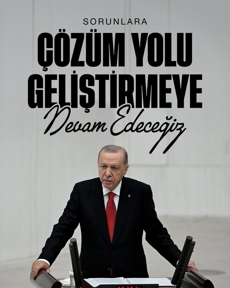 RTErdogan's tweet photo. İnsanımızın kalbinde onulmaz yaralar açan 6 Şubat depremlerinin üzerinden 3,5 yıldan fazla süre geçti.

Hayatını kaybeden kardeşlerimizin acısı hâlâ içimizi yakıyor olsa da bugün 11 ilimizi yeniden ayağa kaldırmanın huzurunu yaşıyoruz.

Milletimize verdiğimiz sözü bir kez daha tuttuk; asrın inşasını tamamladık, toplam 455 bin 357 konut ve iş yerini hak sahibi kardeşlerimize teslim ettik.

Deprem bölgemizin ihyası için cari fiyatlarla 5,4 trilyon lira harcadık.

Ekonomide, bölgemizde ardı ardına patlak veren savaş ve krizlere rağmen Türkiye’yi kalkınma ve büyüme rotasında tutmayı başardık.

Füzelerin havada uçuştuğu sancılı bir dönemde tek bir vatandaşımızın kılına zarar getirtmedik.

2026’nın ilk yarısında Türkiye yıllık %2,5 büyüdü.

Fon piyasasının belli bölümünde ortaya çıkan sorunun da üstesinden başarıyla geliyoruz.

Sermaye piyasası kuralları çerçevesinde, hakkaniyet ve adalet çerçevesinde kimsenin hakkını kimseye yedirmeden bu meseleyi süratle çözüyoruz.

Bu ülke ve bu millet hak ettiği seviyelere ulaşıncaya kadar çalışmaya, üretmeye, sorunlara çözüm yolları geliştirmeye devam edeceğiz.