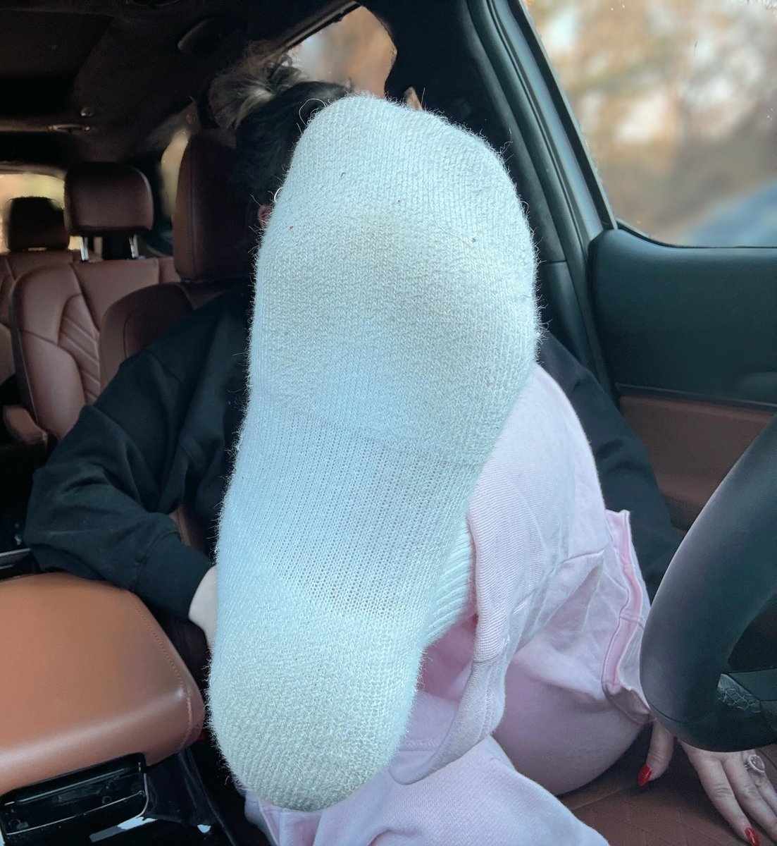 MsSerenasSocks's tweet photo. Socks fresh out of My Uggs, so ready for cozy weather and sweatpants. https://t.co/XYoJwbMU5u