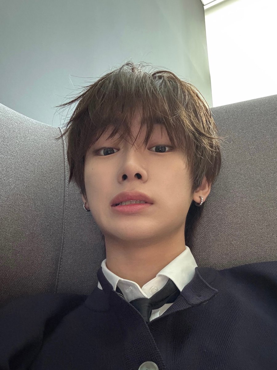 zzzzhoding's tweet photo. ㅈㅉ06년생맞음? https://t.co/g9tA2Haunb