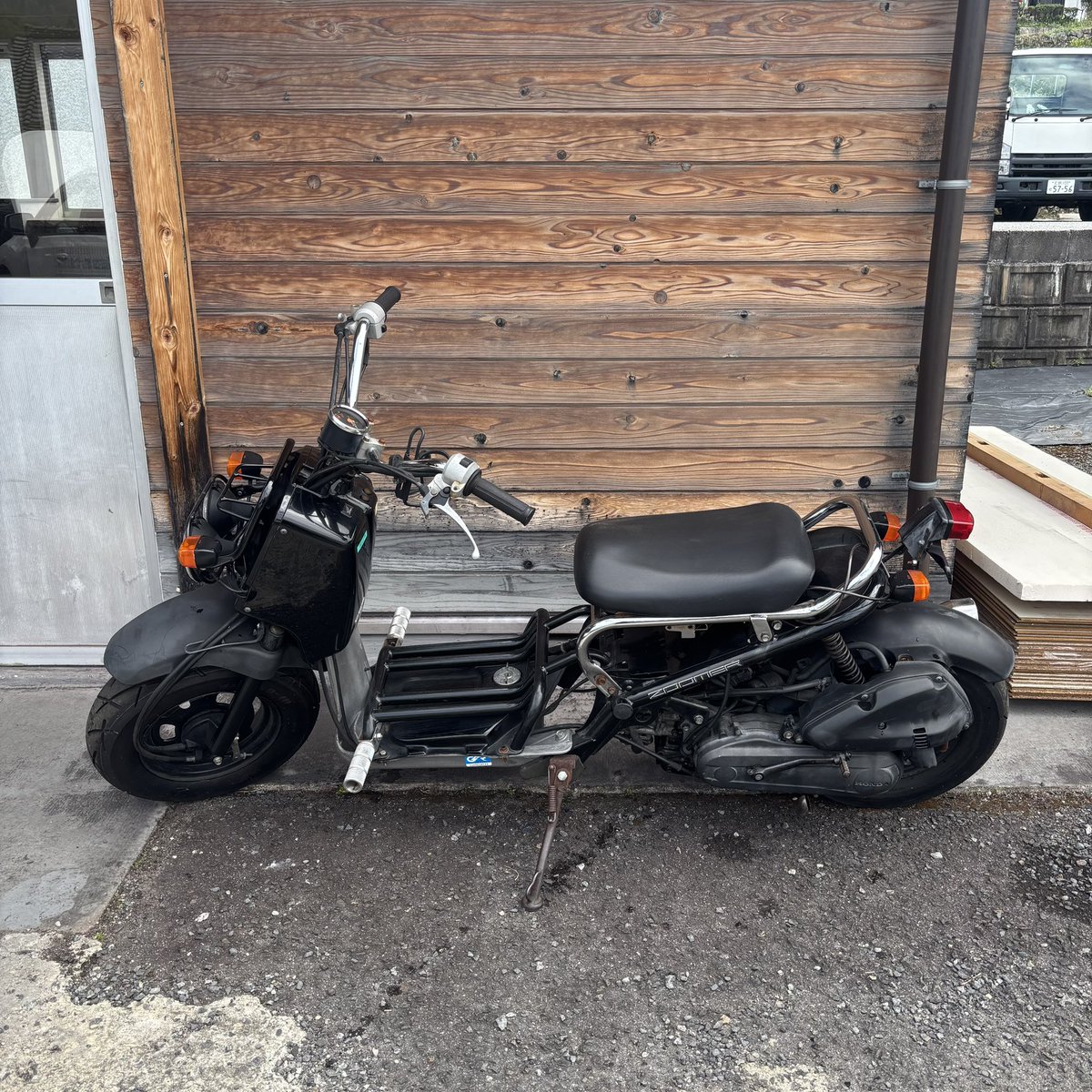 utamaro_1957's tweet photo. ズーマー50売ります！
広島市から引き取り限定7万
放置しておりましたのでレストアベースとしてお考えください。
コメントください！ https://t.co/O6CUPdpRCR