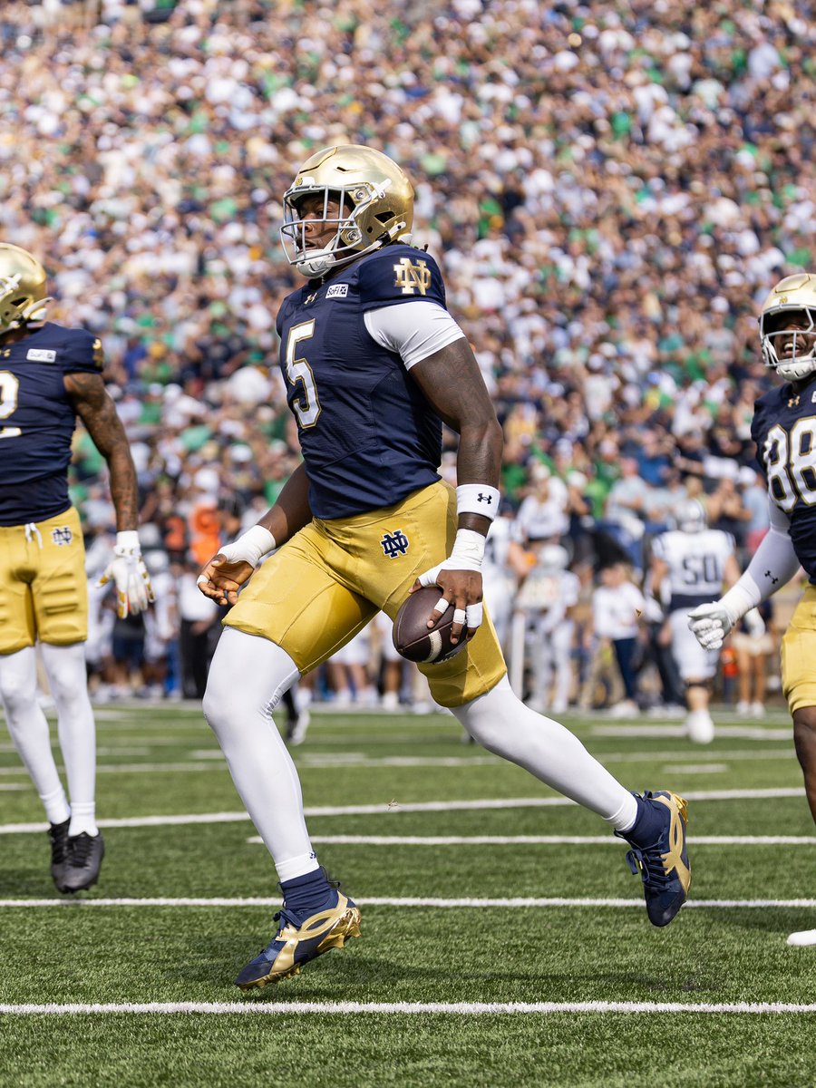 NDFootball's tweet photo. Scoring in all phases of the game.

#GoIrish☘️ https://t.co/IEsczS0Rlf