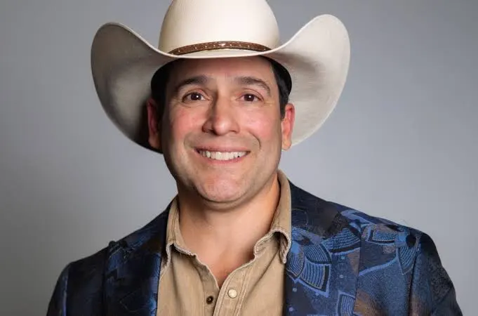 DemocraticWins's tweet photo. BREAKING: Stunning new polling shows Democrat Bobby Pulido up 13 points against incumbent Republican Monica De La Cruz. This was a R+15 in 2024. There's an earthquake happening in Texas. https://t.co/VY0kdKqZpX