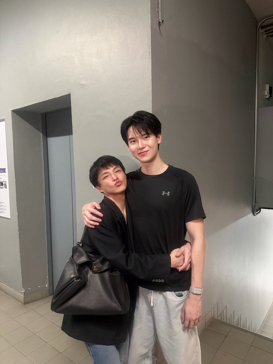 yinwarfamilysup's tweet photo. HAPPY BIRTDAY @yinyin_anw 🎂💕หล่อขึ้นอีกปี เก่งขึ้นอีกสเต็ป ขอให้สุขสมหวังตลอดปังตลอดปีไปเลย รัก

cr.pplachigo
#28ปีสารวัตรตี๋ยิ้มหวาน
28th HAPPY YINYIN DAY
#yinyin_anw Yin Anan  
#YINWAR #หยิ่นวอร์ https://t.co/zgawrqc5aM