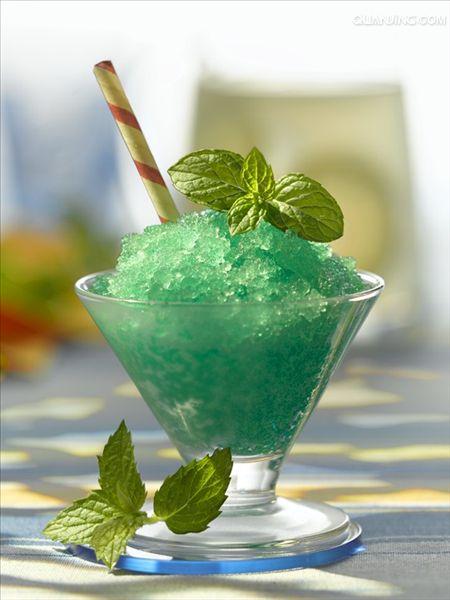Pamalay2jb's tweet photo. Hoy te enseo a hacer un frapuccino de vainilla casero en 5 minutos!  Solo necesitas helado de vainilla, café frío y un chorrito de leche. Listo para refrescarte! https://t.co/MlvyvdmE7n