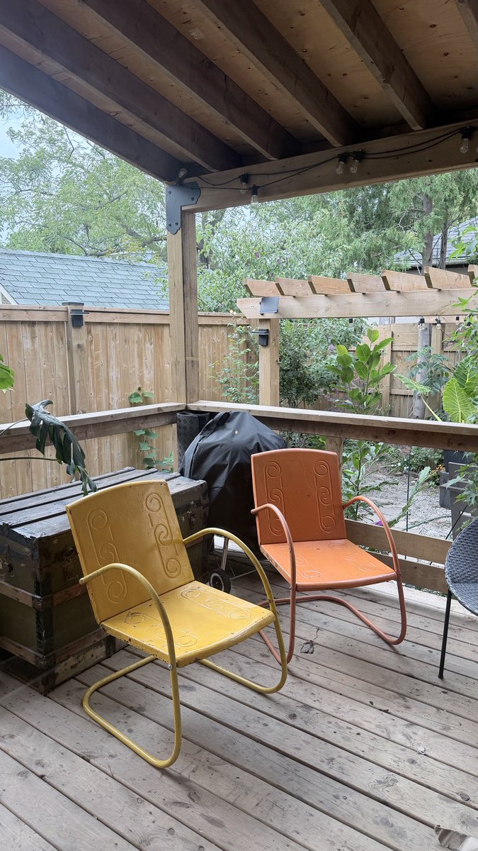gardenniagara's tweet photo. New vintage patio chairs I won at the auction https://t.co/9uJTCjDnnJ