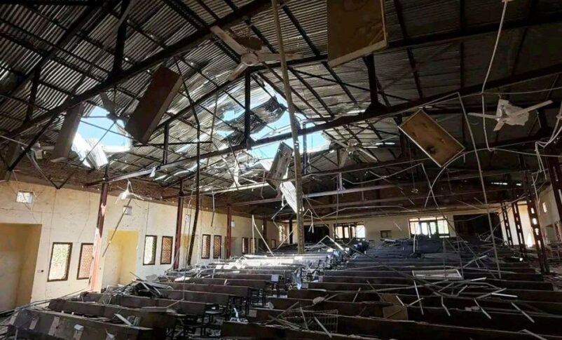 SudanTribune_EN's tweet photo. An RSF drone strike killed five civilians and wounded 47 others at a University of Kordofan dormitory in El Obeid on Thursday, according to the Sudanese Doctors Network.
Medics condemned the attack as a grave violation of international humanitarian law.

#Sudan #ElObeid #NorthKordofan #RSFDroneAttacks