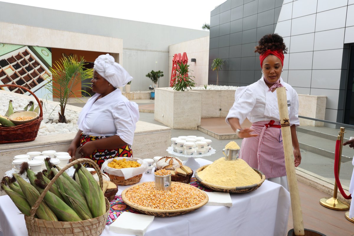 FAOAngola's tweet photo. As part of our special event ahead of World Food Day, we invited a group of chefs to demonstrate how Angola’s traditional, locally grown crops can be transformed into a variety of nutritious dishes, celebrating the country’s culinary heritage.
#WorldFoodDay https://t.co/gKo6sISsfK