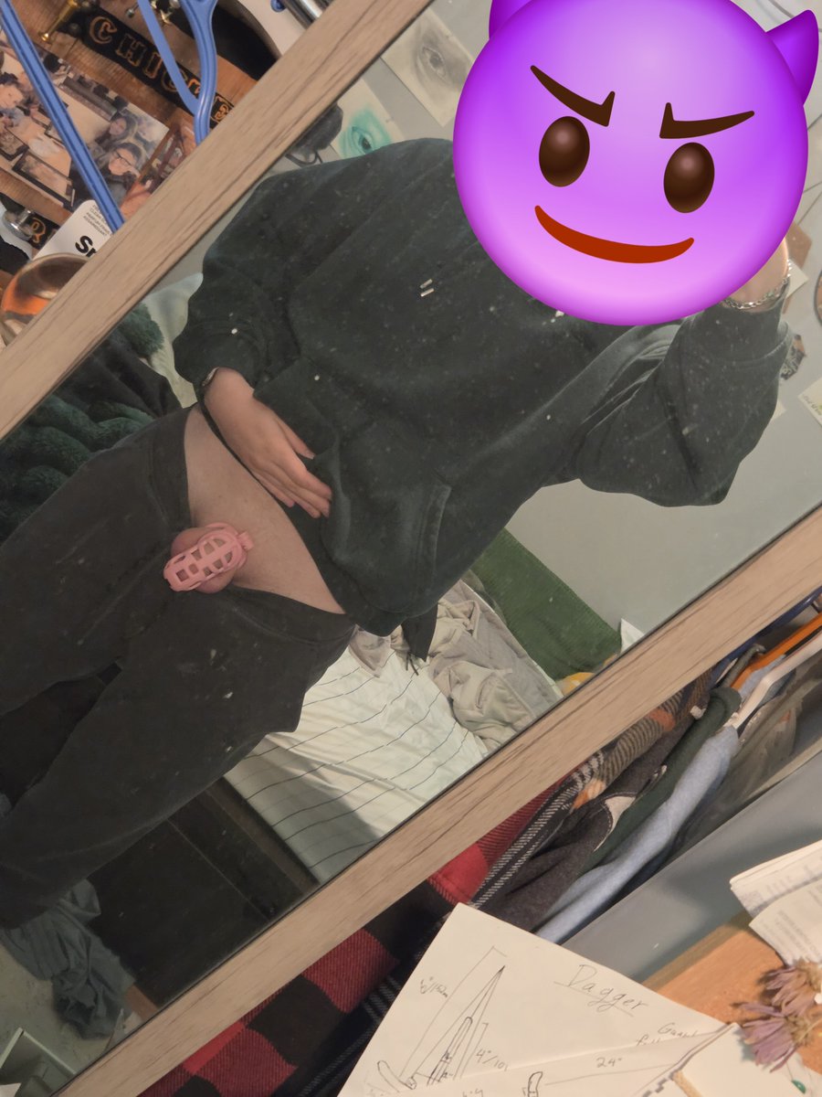 b41925245's tweet photo. Day 2
#locktober #kink #chastity #sub https://t.co/yxZd31YgxZ