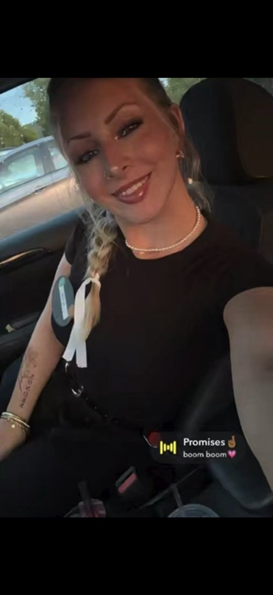 samepostchicks's tweet photo. Girl taking a car selfie 
I’ll take her in the back seat 🍆🥵
#backseat #carselfie #promises #boomboom https://t.co/YlUfAcD2A3