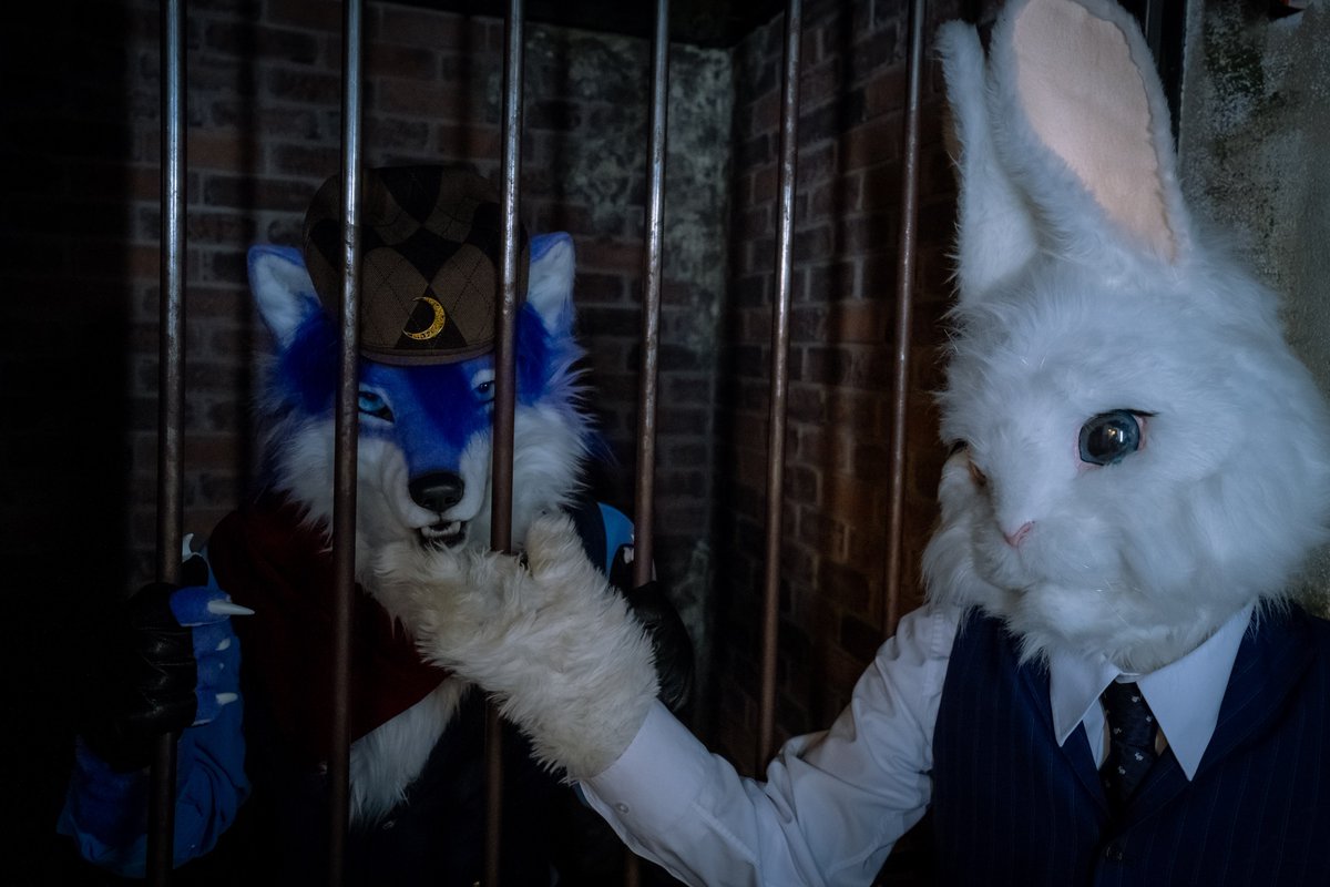 iWoLFeriR's tweet photo. 「こんなトコに閉じ込めやがって…覚えてろよダイナマイト兎ッ!」
🐰:@mizuna_rabbit
#FursuitFriday
#創造トリアノン
#CHOPS https://t.co/JvHjR0aL5j