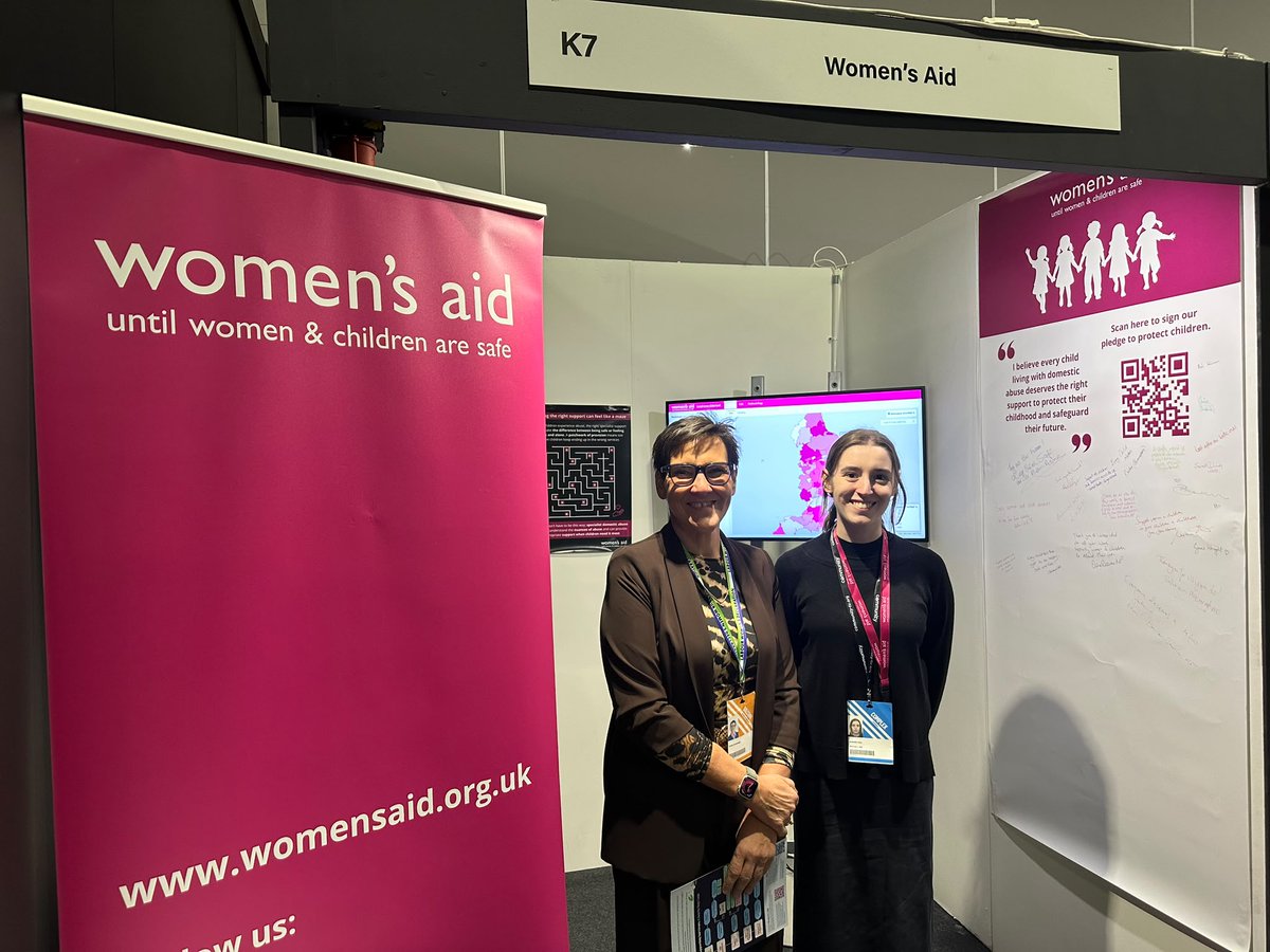 ToniaAntoniazzi's tweet photo. Too many women and children continue to live with domestic abuse and its impact every day.

It was good to meet with Women's Aid at Labour Conference and hear more about their work supporting survivors and raising awareness of issues such as economic abuse and coercive control. https://t.co/e9SVlrWQww