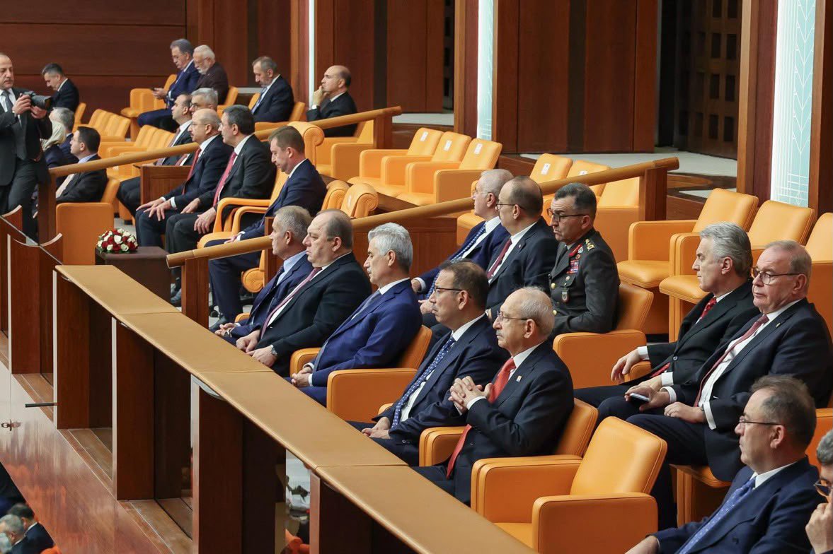 SEVDAERDAN's tweet photo. TBMM 28’inci Dönem 5’inci Yasama Yılı bugün başladı. CHP Grubu olarak;

📌 Ücretli çalışanlar ve emeklilerin sorunları
📌 Emeklilikte adalet arayanlar
📌 Staj ve Çıraklık Sigortası mağdurları
📌 Bağ-Kur prim şartının 7200’e düşürülmesi
📌 Çiftçilerin sorunları
📌 Taşerona kadro
📌 3600 Ek gösterge
📌 Kamu atamaları
📌 Mülakatın kaldırılması
📌 Laik ve çağdaş eğitim
📌 Hayat pahalılığı
📌 Hak ve Özgürlüklerin Korunması ve Geliştirilmesi
📌 Yargı Bağımsızlığı, Tarafsızlığı ve Şeffaflığının Geliştirilmesi
📌 İnfaz düzenlemesi
📌 Ehliyet affı

gibi toplumun beklentilerini gündemde tutarak halkımız için mücadele etmeye devam edeceğiz.