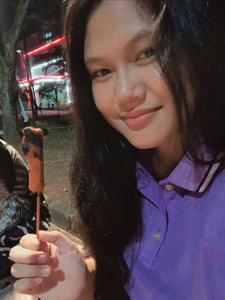 kemayoune's tweet photo. sosis gosong karo pop es tombone wong mumet https://t.co/H3jRq2Xawx