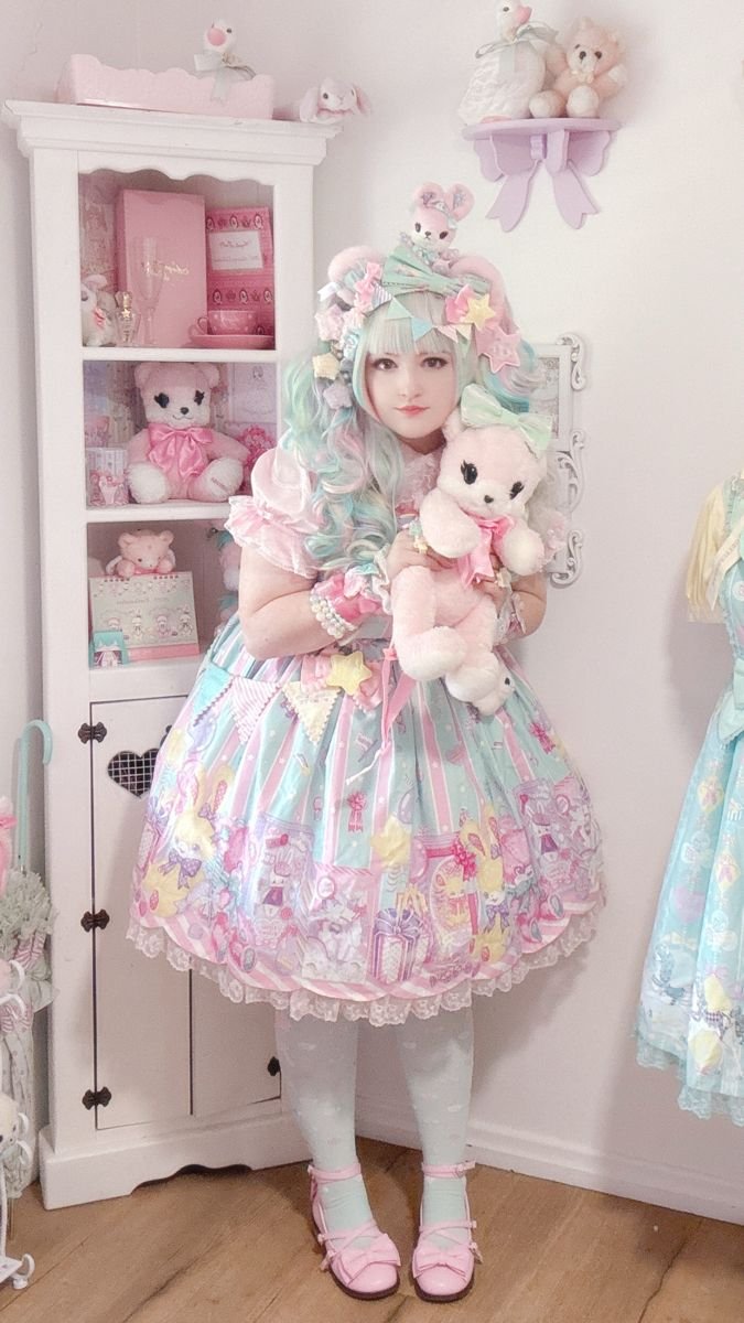 Sillycandybunny's tweet photo. I love sweet Lolita fashion ♡~٩( ˃▽˂ )۶~♡ 𐔌՞⁔ෆ ̫ ෆ⁔՞𐦯
#sweetlolita #lolitafashion #jfashion #cute https://t.co/c4LpjB4uIK