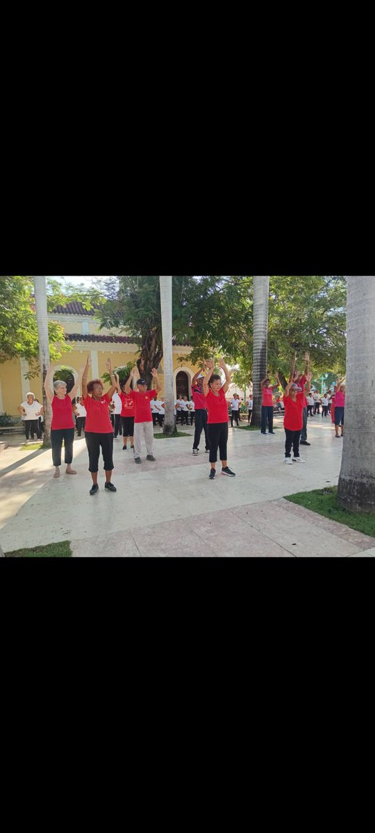 DaudinotLa72838's tweet photo. En el día de hoy el Combinado Deportivo Centro realizó en el parque Martí la actividad del Adulto Mayor #GuantánamoTierraDeCampeones https://t.co/Sy4XTGoOug