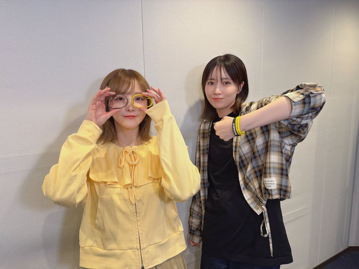 ruriko_minami's tweet photo. 💸青木と髙橋の
　　　もうすぐ金になるラジオ#194💸

聴き逃した方はこちらから💁
https://t.co/W9sVm58iIY

🟡10/25イベントチケット発売中⚫️
https://t.co/yVIX5C2St5

🉐課金証明バンド、ぜひ💪

#もう金ラジオ
＃青木瑠璃子
＃髙橋ミナミ
#なお報い https://t.co/5okmkCIQJw