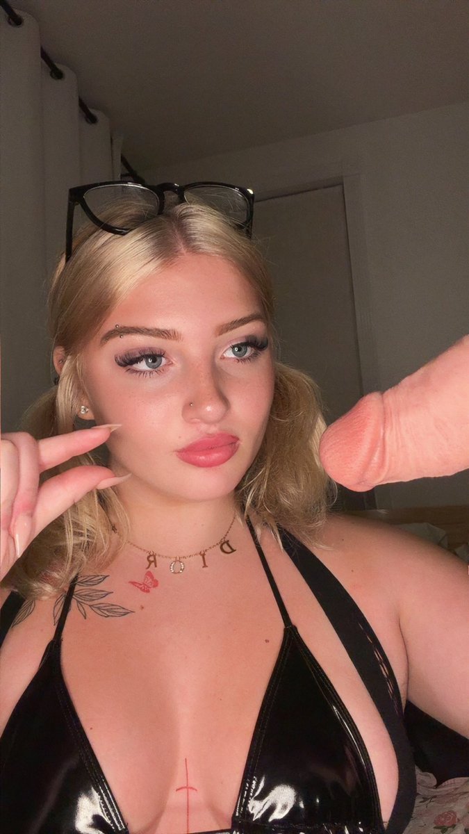 lovebunnytori13's tweet photo. Locktober rules are simple: sub to my OF, follow your daily task, and don’t disappoint Mommy. 🔒 https://t.co/wVIWE7JFOg https://t.co/UsTq59TSdW