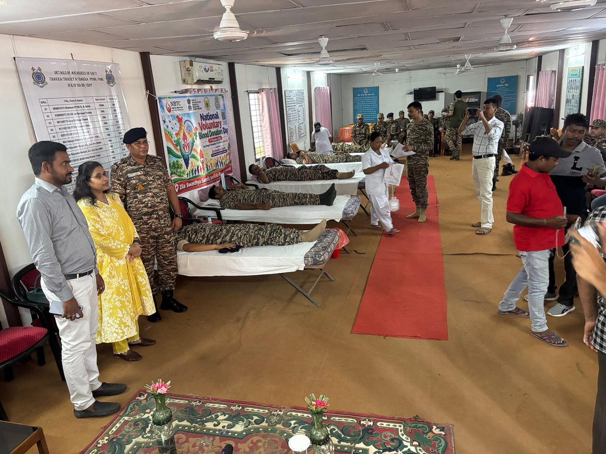 134_bn's tweet photo. On National Voluntary Blood Donation Day, 134 Bn CRPF organized a blood donation camp at Unit HQr, Dugni Saraikela under the theme "One Drop of Humanity. Give Blood. Save lives."
@crpfindia 
@HMOIndia https://t.co/uoOiTUbXJt