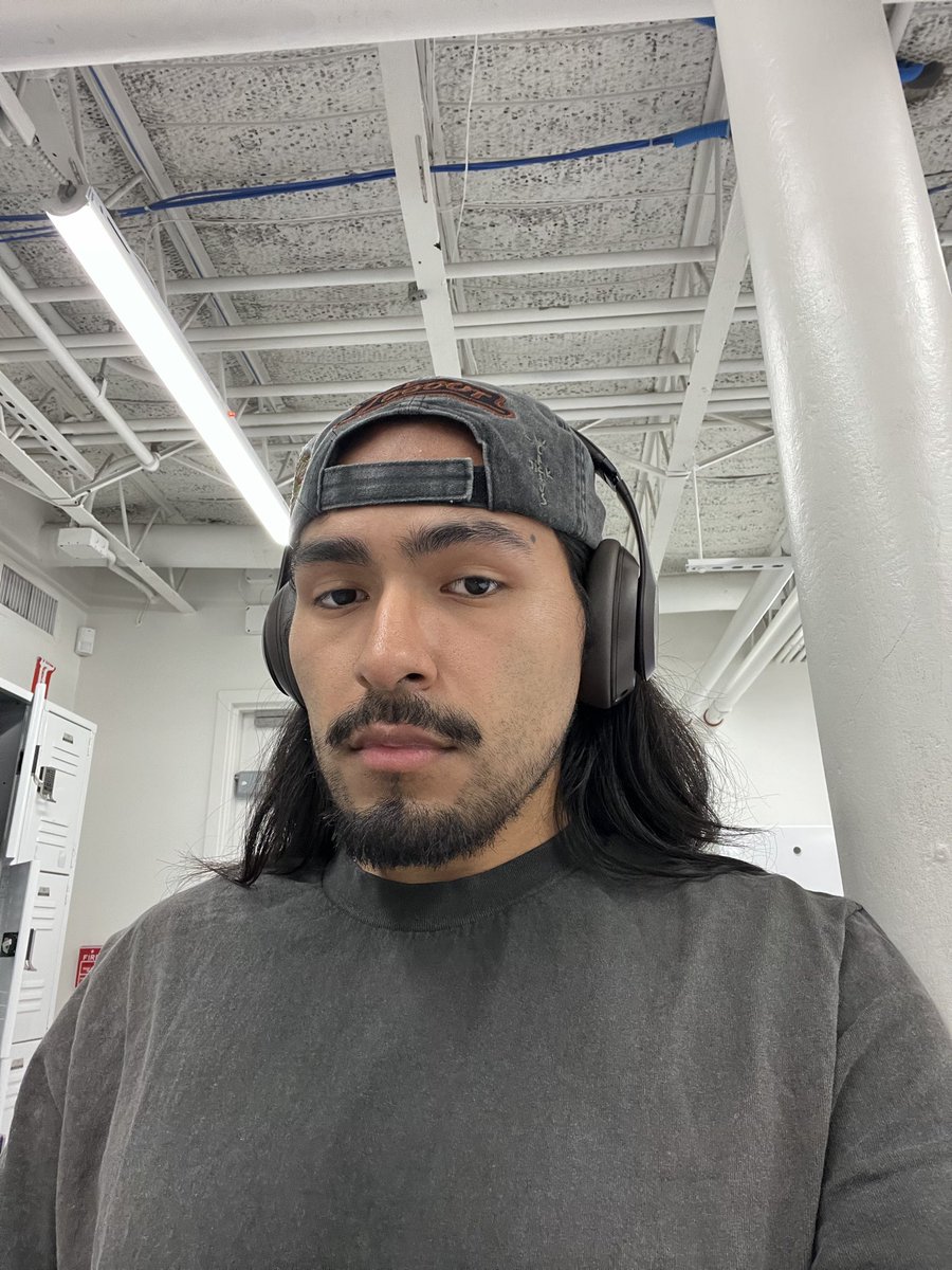 FleezyBeezy's tweet photo. This never posted???? https://t.co/Fhw333U5kI