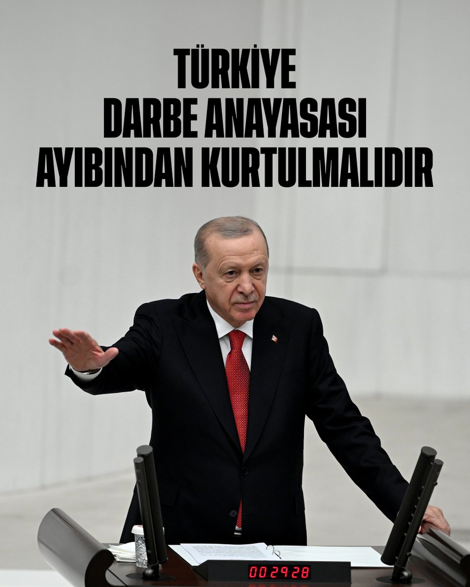 RTErdogan's tweet photo. 12 Eylül darbesinin lider kadrosu darbeden yıllar sonra adalet önünde hesap vermiş, yargılanmış, mahkûm olmuştur.

Ancak yürürlükteki anayasa, müellif olarak onların imzasını taşımaktadır.

Milletimiz buna ne layıktır ne de razıdır. Türkiye, bu ayıptan mutlaka kurtulmalıdır. https://t.co/nDzTWEjWyD