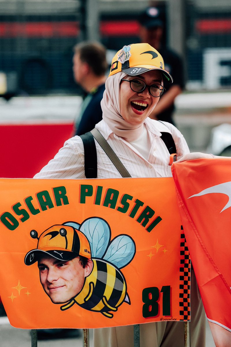 teamopeightyone's tweet photo. 81ers out in full force in Malaysia 🐝👋 https://t.co/OajIfXYdM3