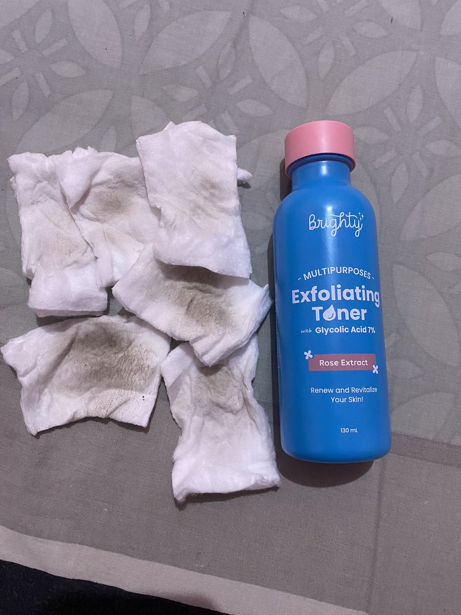 dittazharra's tweet photo. ga ada kata terlambat buat mulai merawat kulit. dan exfoliating itu ga cuma buat muka. tapi badan dan area lipatan itu sama pentingnya juga. 
liat aja riill kotorrr bgt 😭😭￼ https://t.co/NCMIM8pWBF