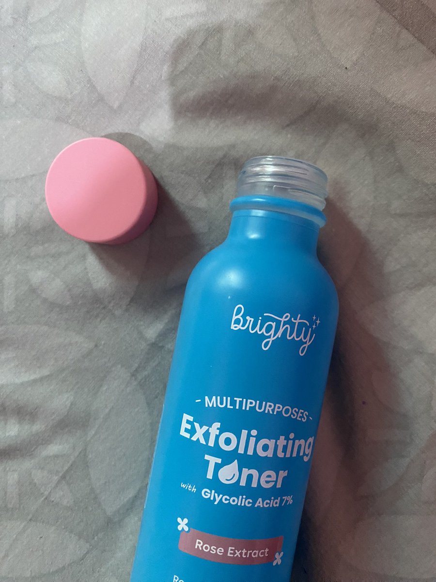 dittazharra's tweet photo. saat ini yg kupake rutin :

🍃 exfoliate : https://t.co/BSfZAGI9St
🍃 lotion AHA : https://t.co/nAq5UN9bNj
selang seling sama exfonya
🍃 body serum brightening : https://t.co/VBJCcamZ56

untuk lotion bebasss, tergantung selera wangi2an dan selera kelembaban aja. ✨🫶🏻￼ https://t.co/JfaBvpYADP