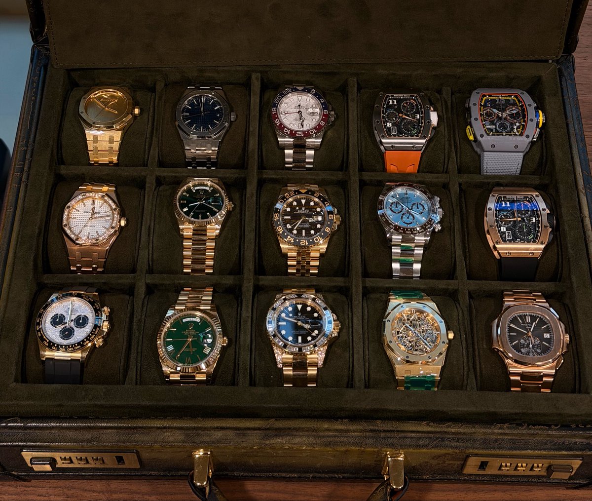 cryptoaladeen's tweet photo. Want something for your baby mama? https://t.co/lzoFWbXLr7