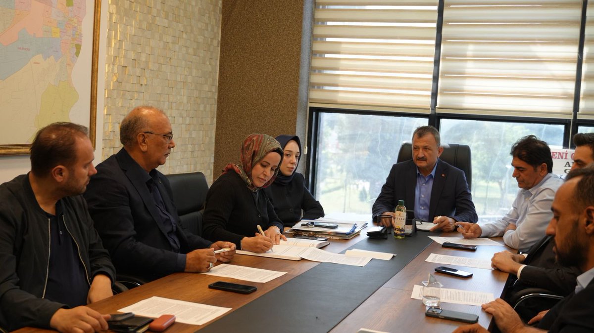 coskunali_01's tweet photo. Ekim ayı Belediye Meclisi toplantısı öncesinde, Belediye Meclis üyelerimizle grup toplantımızı gerçekleştirdik.

Seyhan’ımızın ihtiyaçlarını ve meclis gündemini değerlendirdik. Hemşehrilerimizin taleplerini dile getirmeye, haklarını savunmaya ve aksaklıkları, verilen sözlerin takipçisi olmaya devam edeceğiz.

#GüçlüTeşkilatGüçlüSeyhan

@rterdogan @Akparti @omerrcelik @abuyukgumus @yahyacelik_ @ozmehmetemin @avmustafaozkan @KaramikSunay @abdullahdogru01 @farukaytek