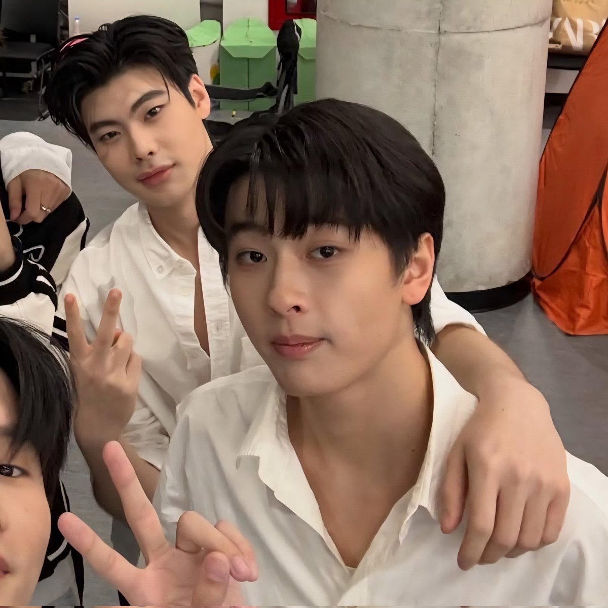 saymommha's tweet photo. ภาพนี้มีความหล่อละเอียดสูง กรุณาจ้องเกิน 5 วิ 👀

#theewave #tthi_eks #waavetnp https://t.co/DyOobd31rN