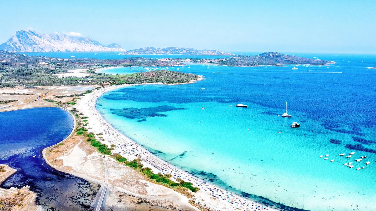 nicatrisia's tweet photo. 𝘼𝙝𝙝𝙝 𝙡’𝙄𝙩𝙖𝙡𝙞𝙖! 🐠❤️🇮🇹... #costasmeralda #portocervo #italy #visititaly #lamaddalena #boat
#travel #aroundtheworld #travelling #neverstopexploring #neverstoptravelling #traveltheworld #placetovisit #italianblogger #travelblogger https://t.co/QjcSmXTu6o
