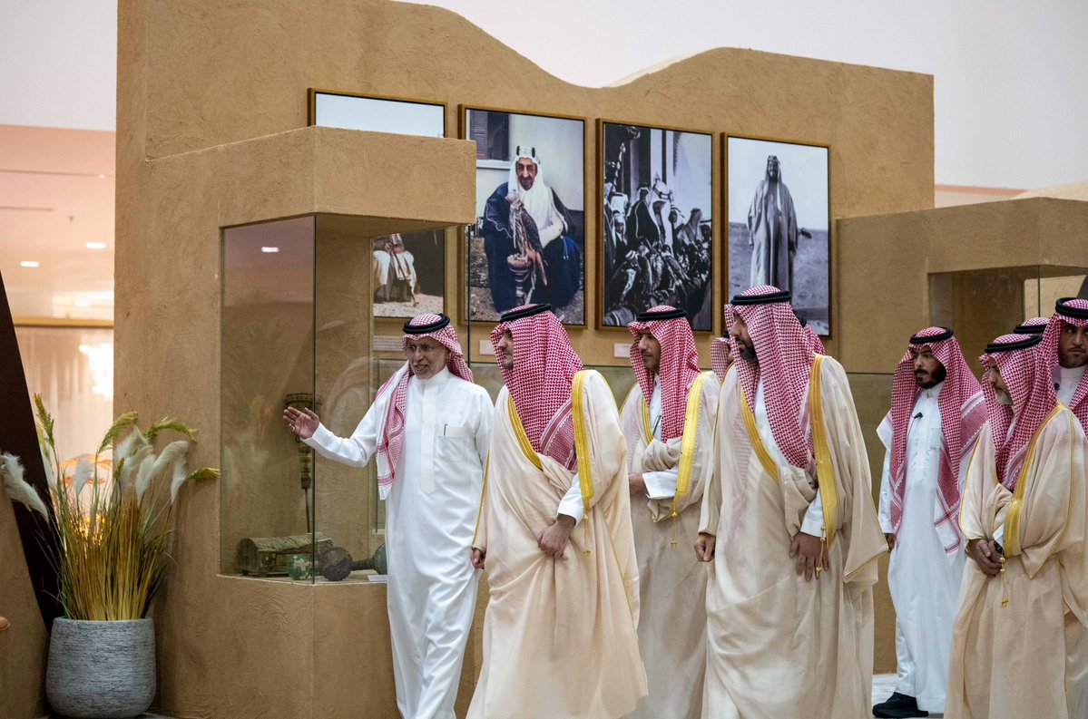 AbdulazizSNA's tweet photo. سعدت اليوم بزيارة معرض الصقور والصيد السعودي الدولي الذي أصبح رمزية ثقافية، ومرجعية وطنية، ووجهة عالمية لخدمة الصقارة والصقارين، أرفع الشكر والتقدير لسمو سيدي ولي العهد رئيس مجلس الوزراء -حفظه الله- على دعمه وتشجيعه للموروث السعودي الأصيل، وتعزيز هواية الصقارة وغرس قيمها في الأجيال القادمة،،،