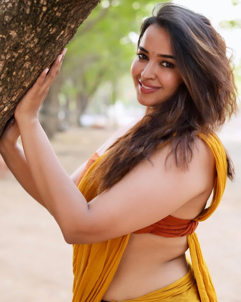 Varun7i9's tweet photo. @bhagi_sweats Ah fig chudu darling 🥵 https://t.co/DBeMQpgVGG