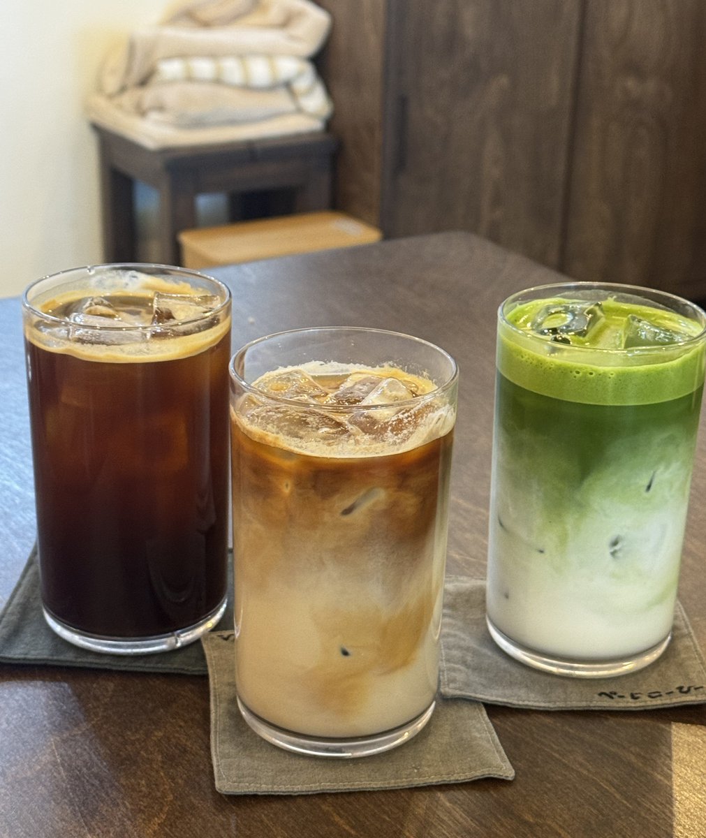 ribboney_'s tweet photo. 세명이서
맛차라떼2잔 아이스초코라떼 오렌지코히 보리라떼 아이스아메리카노 꿀고구마소금빵2개 명란마요소금빵2개 우유크림소금빵 두바이초코소금빵 두바이초코케이크 레몬케이크
다 먹고 2차로 엽떡머그러감 🤘🏻 https://t.co/Q8BDz8bPgA