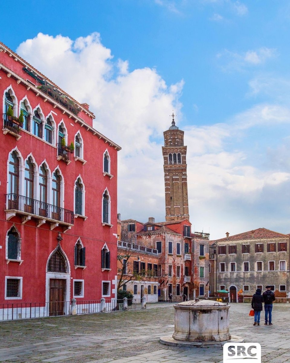 CortosALaMex's tweet photo. 🇮🇹❄️✨️Venetië is een van de meest betoverende steden! Het schouwspel van de zwartgelakte gondels op het Canal Grande en de pittoreske doorkijkjes over smalle grachtjes wordt al eeuwen bejubeld. Ontsnap aan de drukte en verken deze historische https://t.co/1gZIXIyE2v