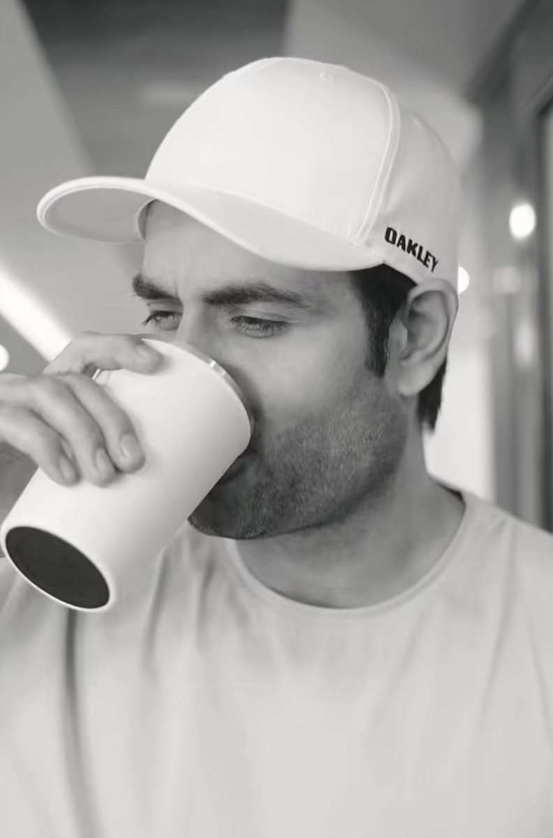 MuseOfVd's tweet photo. Wish we could have some pictures from this interview but  know that's not possible since it was a telephonic conversation 😒 Still.... it's always a pleasure to hear Vivi speak about something he genuinely loves ❤️☕

#VivianDsena #VDians #Coffee https://t.co/ve1Sgqpu7f