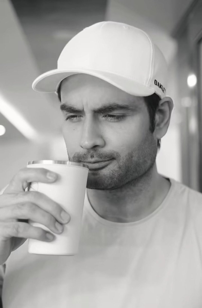 MuseOfVd's tweet photo. Wish we could have some pictures from this interview but  know that's not possible since it was a telephonic conversation 😒 Still.... it's always a pleasure to hear Vivi speak about something he genuinely loves ❤️☕

#VivianDsena #VDians #Coffee https://t.co/ve1Sgqpu7f