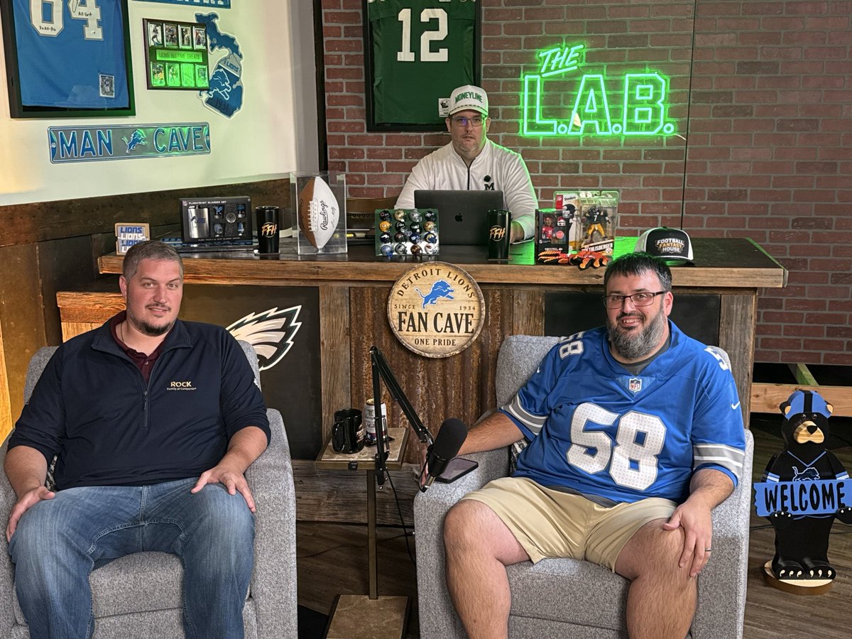 FootballFanHous's tweet photo. Episode 4 out now!! https://t.co/XxcQIRBBhZ https://t.co/gxtc647UI9