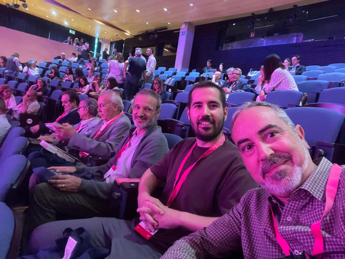 Fund_Acollida's tweet photo. Hoy, 01/10, Día Europeo de las Fundaciones y los Donantes, hemos asistido al foro #DEMOS2026, organizado por @AEF_fundaciones.

Reflexionamos sobre las nuevas vulnerabilidades y los retos sociales, y sobre cómo generar respuestas desde las fundaciones y la sociedad civil. https://t.co/1LBHgiPQAT