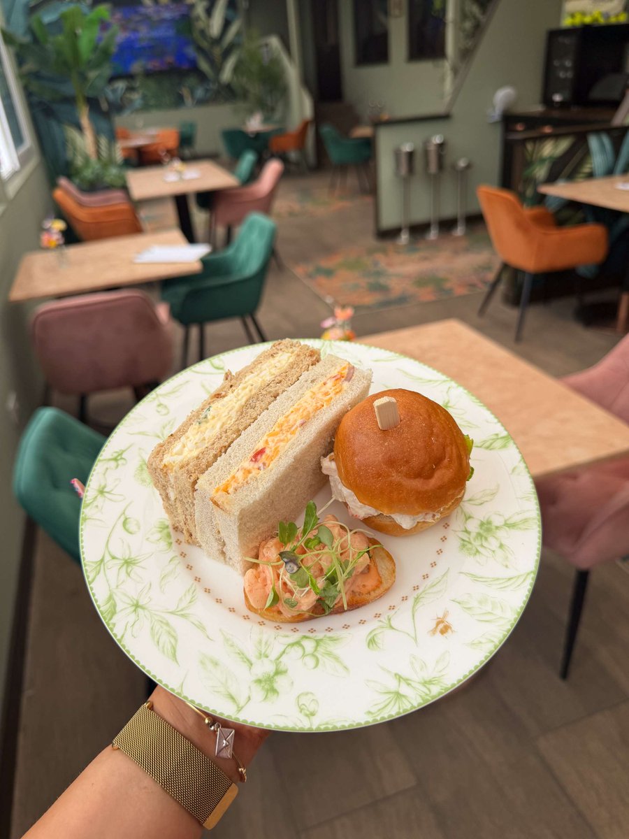 thornton_hall's tweet photo. Autumn Afternoon Tea is calling your name! 🙌
Whether you're looking to spend quality time with loved ones, or treat yourself yourself to a solo date... try our award winning afternoon tea today😋 https://t.co/jqU6lTNHZg
#TeaExperience #AwardWinningTea #QualityTime #SoloDate https://t.co/O63ZPXRP0W