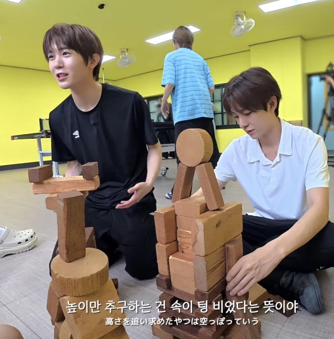 hiroseabove's tweet photo. 안전한 건물 짓기 시합하네.. 지진 다발국의 남자 답다
건축 공모전에 나가는 것 마냥 진지하심 지금 https://t.co/iXAaxdsgJD