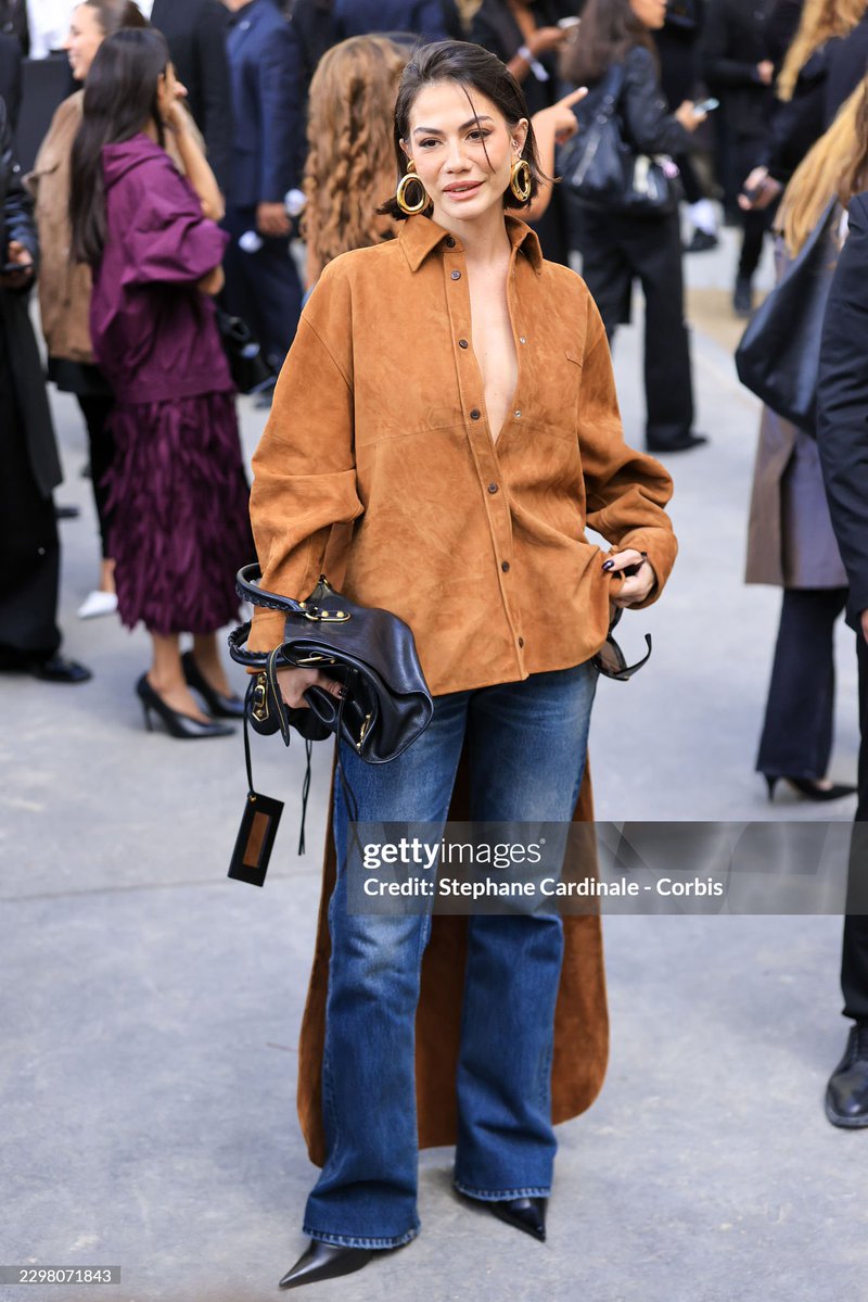 PortalDemetBR's tweet photo. 📸 | @/GettyImages • Site
#DemetÖzdemir deslumbrante como convidada no desfile da Balenciaga, durante a Paris Fashion Week. ✨

DEMET FOR BALENCIAGA PFW
#DemetÖzdemirxBalenciaga
#DemetÖzdemir #PFWSS27 https://t.co/m2egS3uxzW