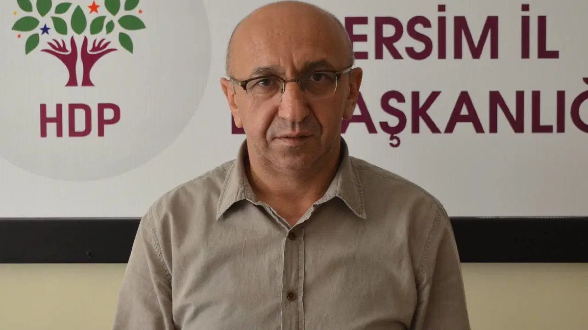 TunceliKent's tweet photo. ALİCAN ÖNLÜ SERBEST BIRAKILDI

27’nci Dönem HDP Tunceli Milletvekili Alican Önlü, cenazeye katılmak üzere gittiği Tunceli’nin Ovacık ilçesi girişinde polis ekiplerince durdurularak gözaltına alındı.

Önlü’nün, eski İçişleri Bakanı Süleyman Soylu’ya yönelik “hakaret” suçundan yargılandığı davada aldığı hapis cezasının 7 bin 80 TL adli para cezasına çevrildiği ve söz konusu tutarın ödenmemesi nedeniyle hakkında işlem yapıldığı bildirildi.

Ovacık İlçe Emniyet Müdürlüğü’ne götürülen Önlü, 7 bin 80 TL’lik cezanın avukatları aracılığıyla ödenmesinin ardından serbest bırakıldı.