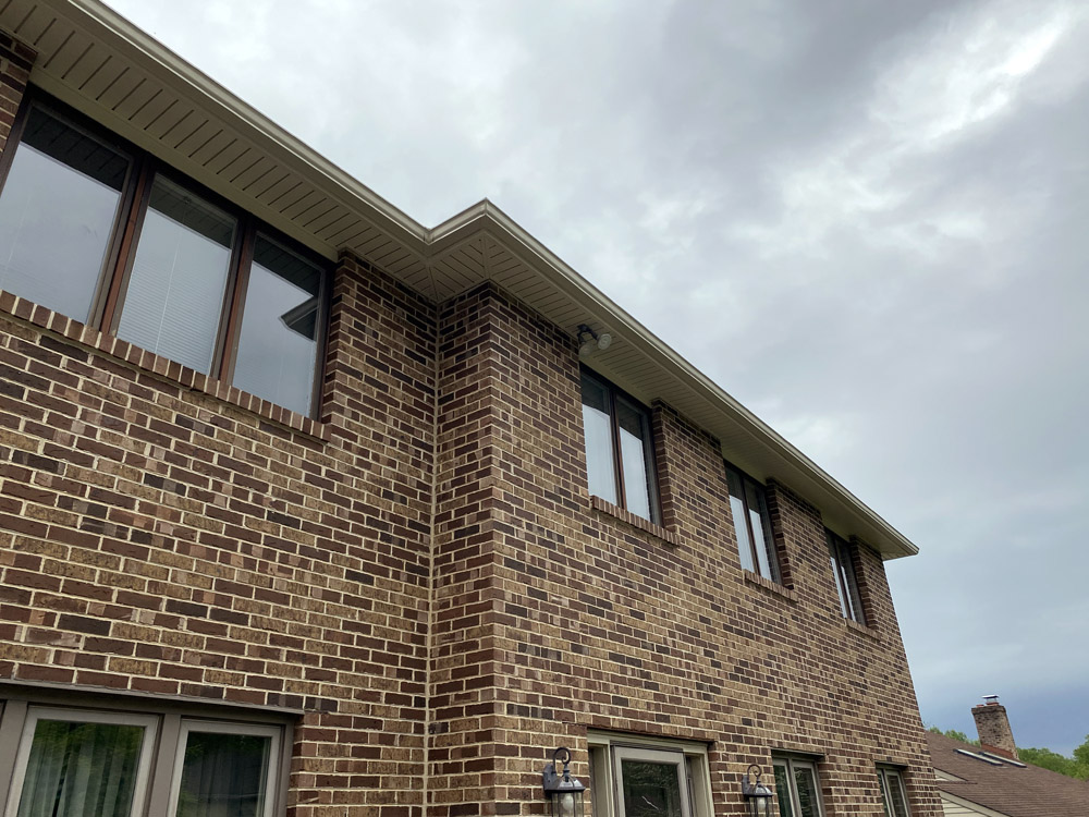 AllRoofingSol's tweet photo. From worn-out to weather-ready >> Vinyl Soffit, Aluminum Wrapping &amp; Gutters Installation, Wilmington DE 19809 https://t.co/rMiyMtCxPO