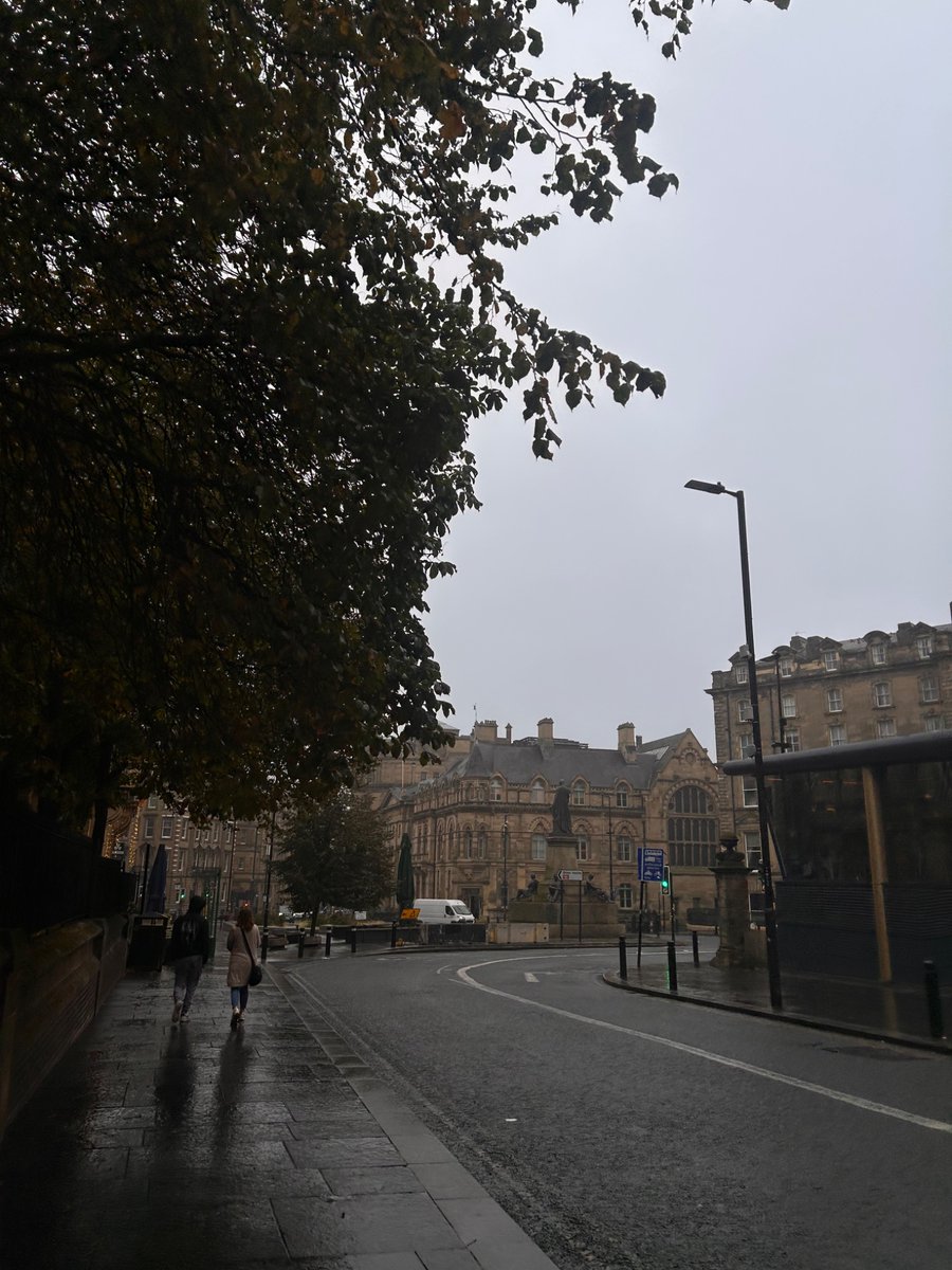 alfucore's tweet photo. just realised that i left india i move out?? I MOVED TO THE UK??? IM NOT IN INDIA??? I MOVED ??? AND THIS IS WHAT MY AVERAGE WALK LOOKS LIKE? https://t.co/Luy4Wwitkx