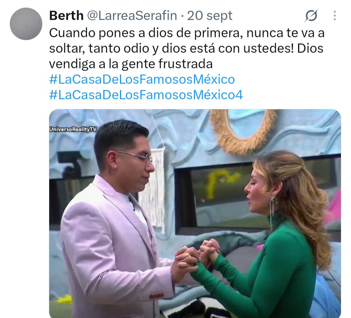 elnuncapierdo's tweet photo. @LarreaSerafin @LaCasaFamososMx @VIX @ronogueron No podía esperar tanto de uno más de los gatetes que celebran a este par de 💩 

El chiste se cuenta solo cuando ves que escriben "vendiga" jajajaja pero ntp tus deseos son órdenes, este programa que protege a personitas así es todo suyo 🤣 ni ganas de verlo un minuto más 🤢🤮 https://t.co/rzHcaBxP5e